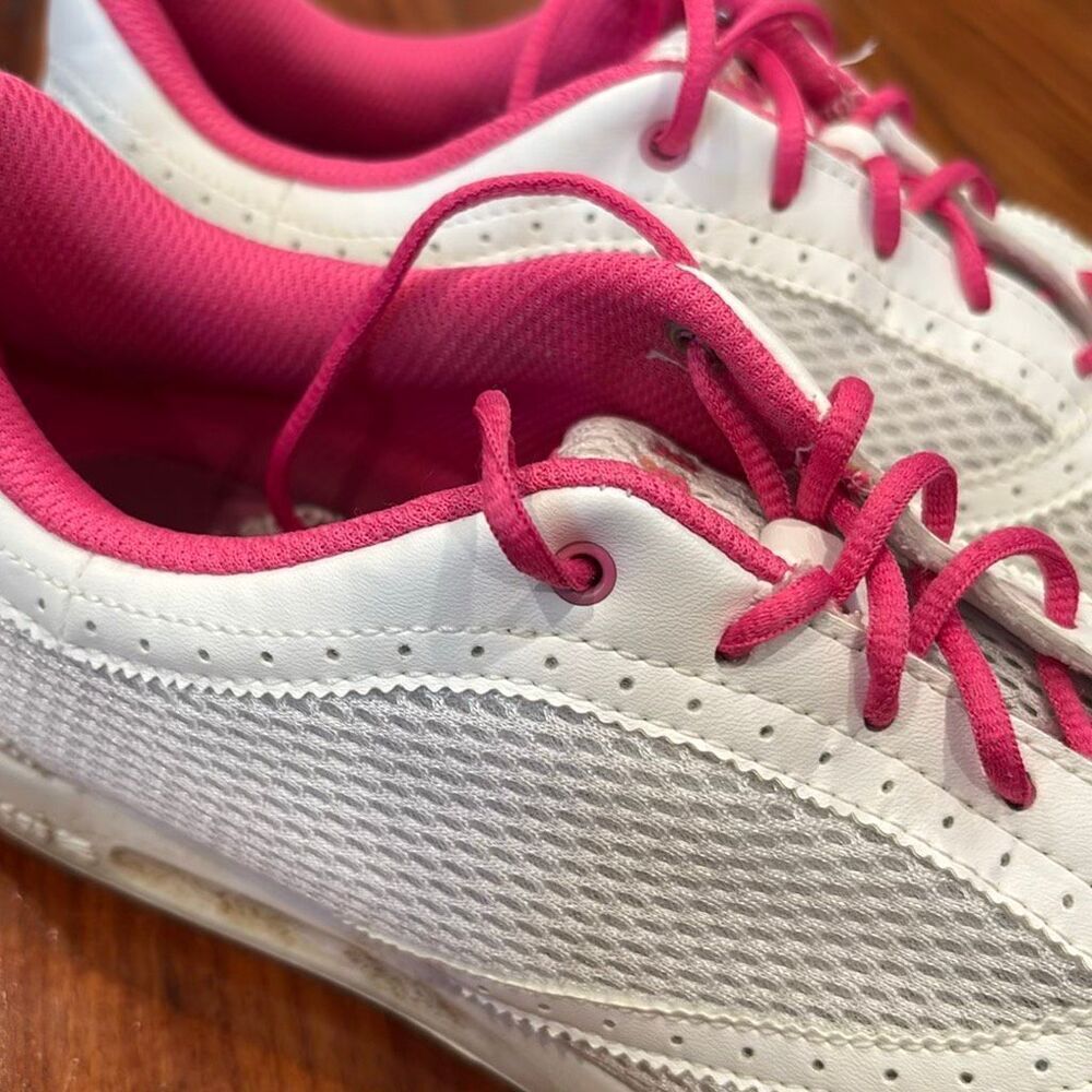Adidas Women’s Golf Shoes White Pink Spikeless Golf Sneakers Size 8.5 - Picture 4 of 14